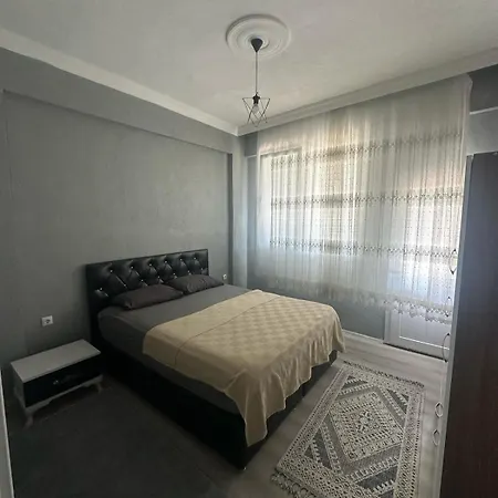 Lägenhet In The Center, 6-7 Minutes To The Airport, Close To The Sea And Coves *